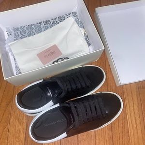 alexander mcuqeen size 11.5 barely worn